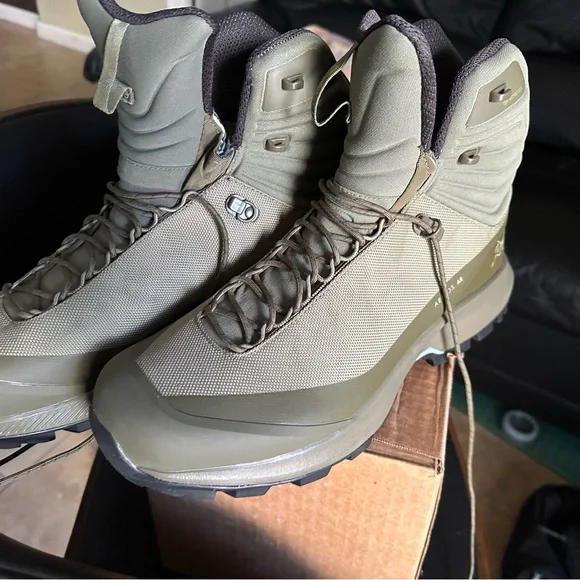 Arcteryx hike shoes size 12 1/2 - Picture 3 of 9